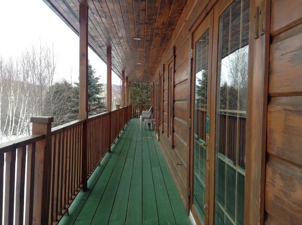 Hotel Aux Berges Du St-Maurice Saint-Jean-des Piles Exteriér fotografie