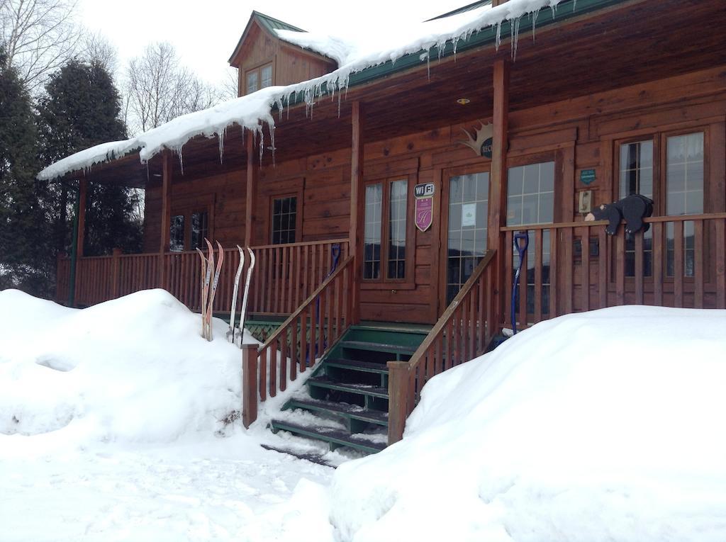 Hotel Aux Berges Du St-Maurice Saint-Jean-des Piles Exteriér fotografie